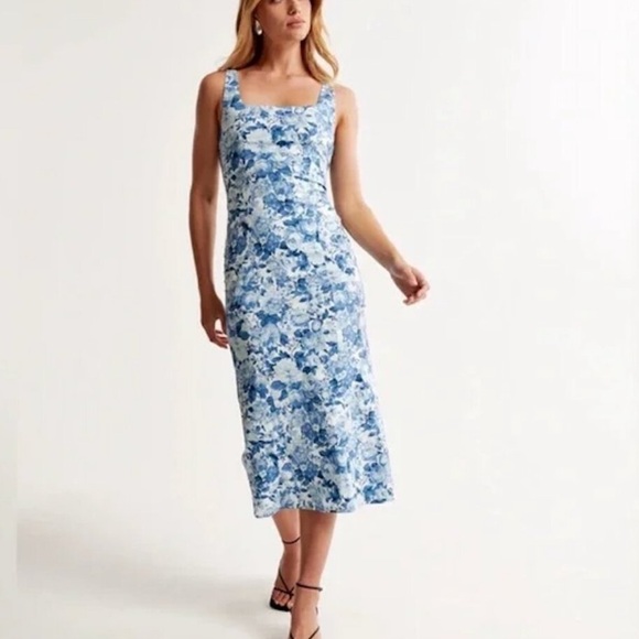 Abercrombie & Fitch Dresses & Skirts - STRETCH Cotton Midi dress blue floral